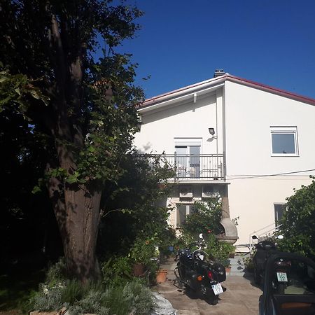 Apartmani Tinka Starigrad Paklenica Bagian luar foto