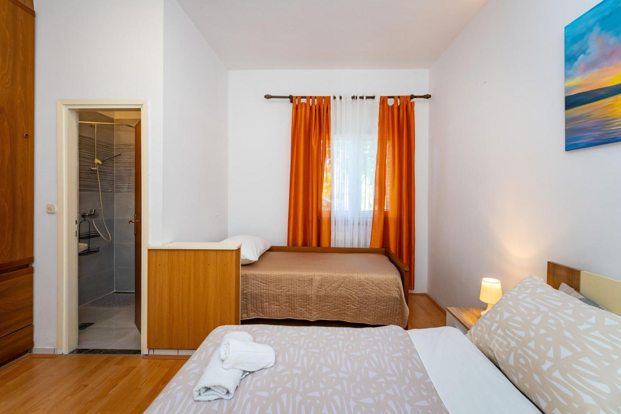 Apartmani Tinka Starigrad Paklenica Bagian luar foto